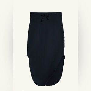 Frank & Eileen DONEGAL
Unforgettable Skirt. Size XL. British Royal Navy.